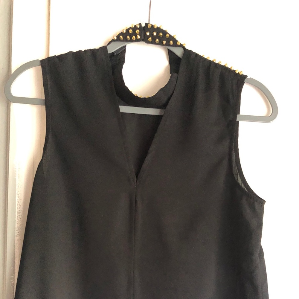Sleeveless top.